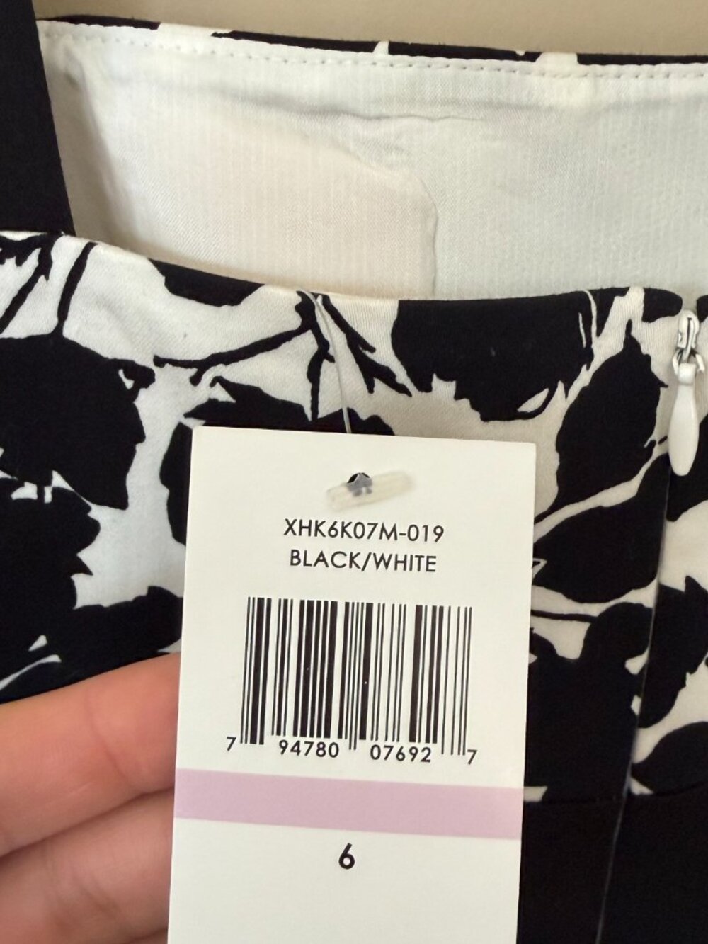 Max & Cleo Black White Floral Mini Dress Fit Flare Chic Minimalist A-Line - Picture 4 of 8